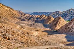 Road-running-down-Cottonwood-Canyon.jpg