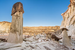 wahweap-hoodoo-sandstone-landscape.jpg